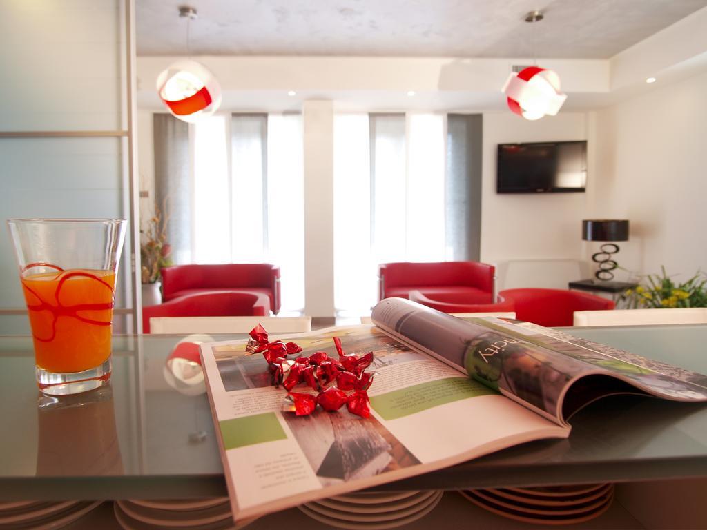 Hotel Garni Corallo Torbole Sul Garda Eksteriør billede