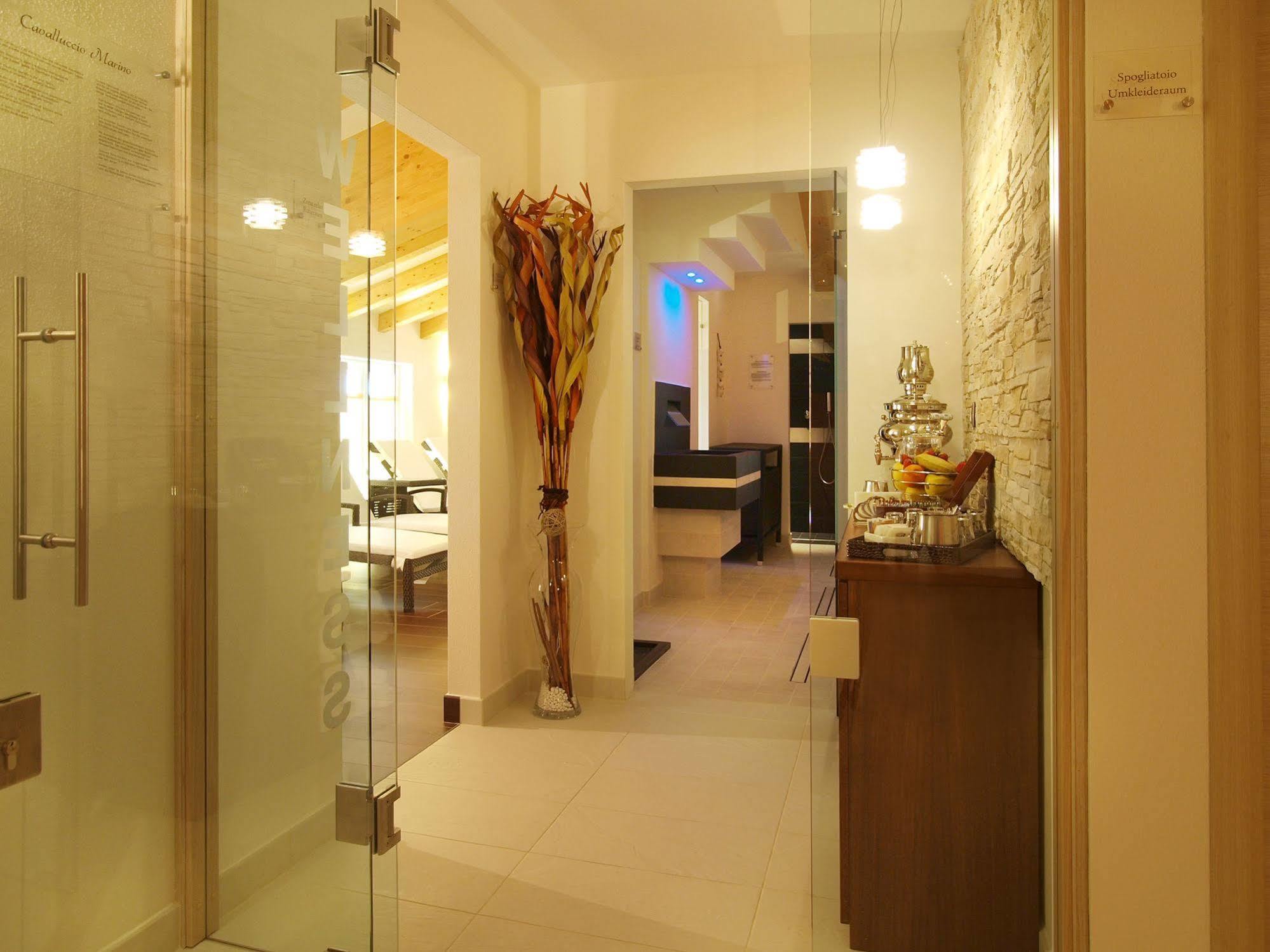 Hotel Garni Corallo Torbole Sul Garda Eksteriør billede