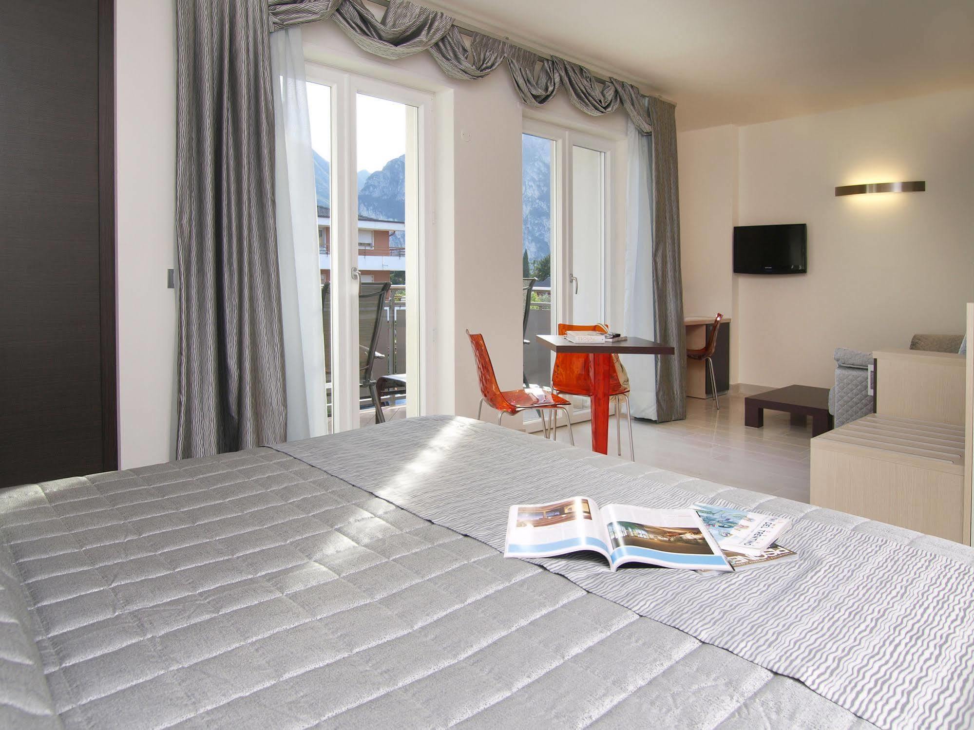 Hotel Garni Corallo Torbole Sul Garda Eksteriør billede