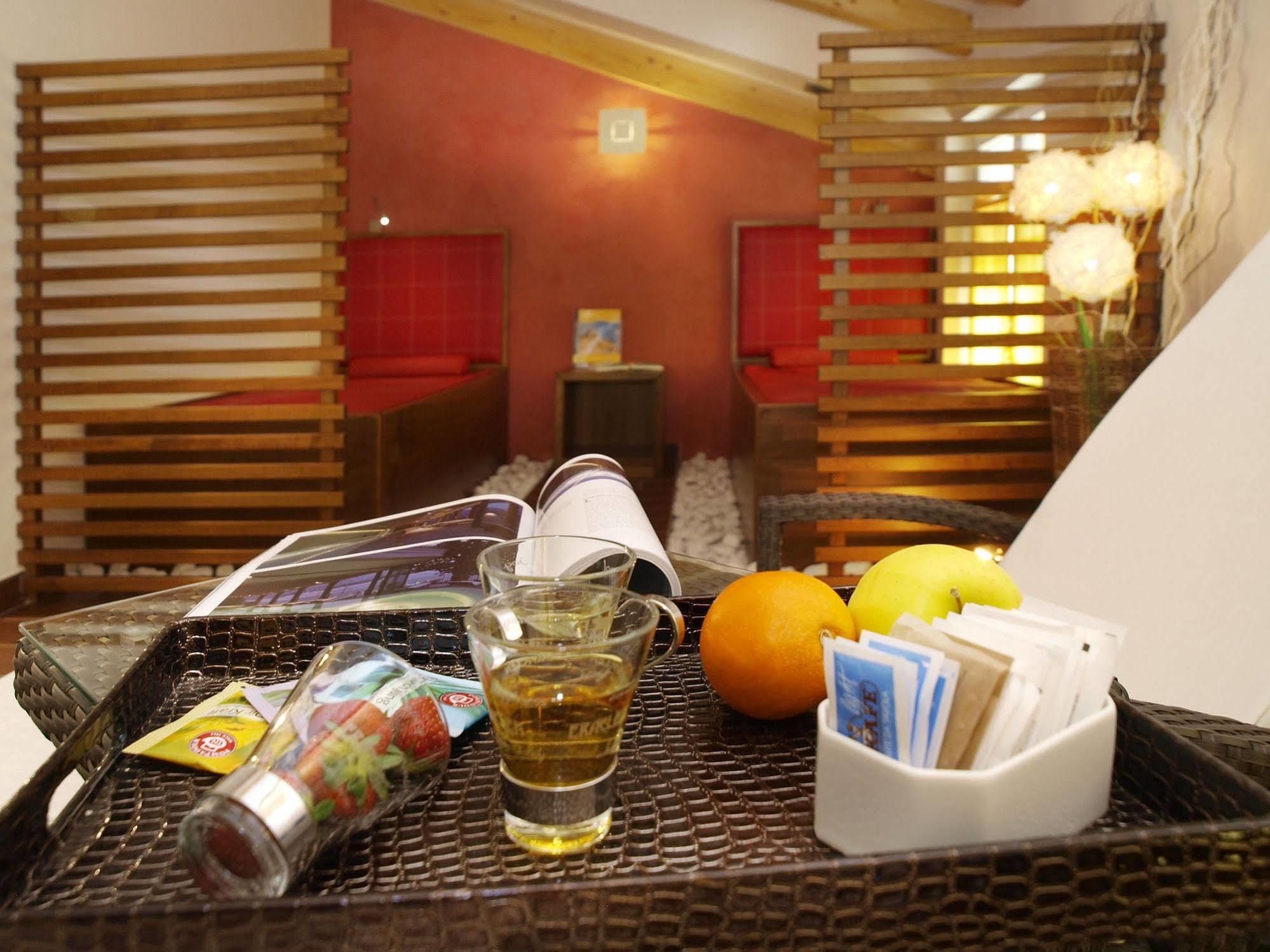 Hotel Garni Corallo Torbole Sul Garda Eksteriør billede