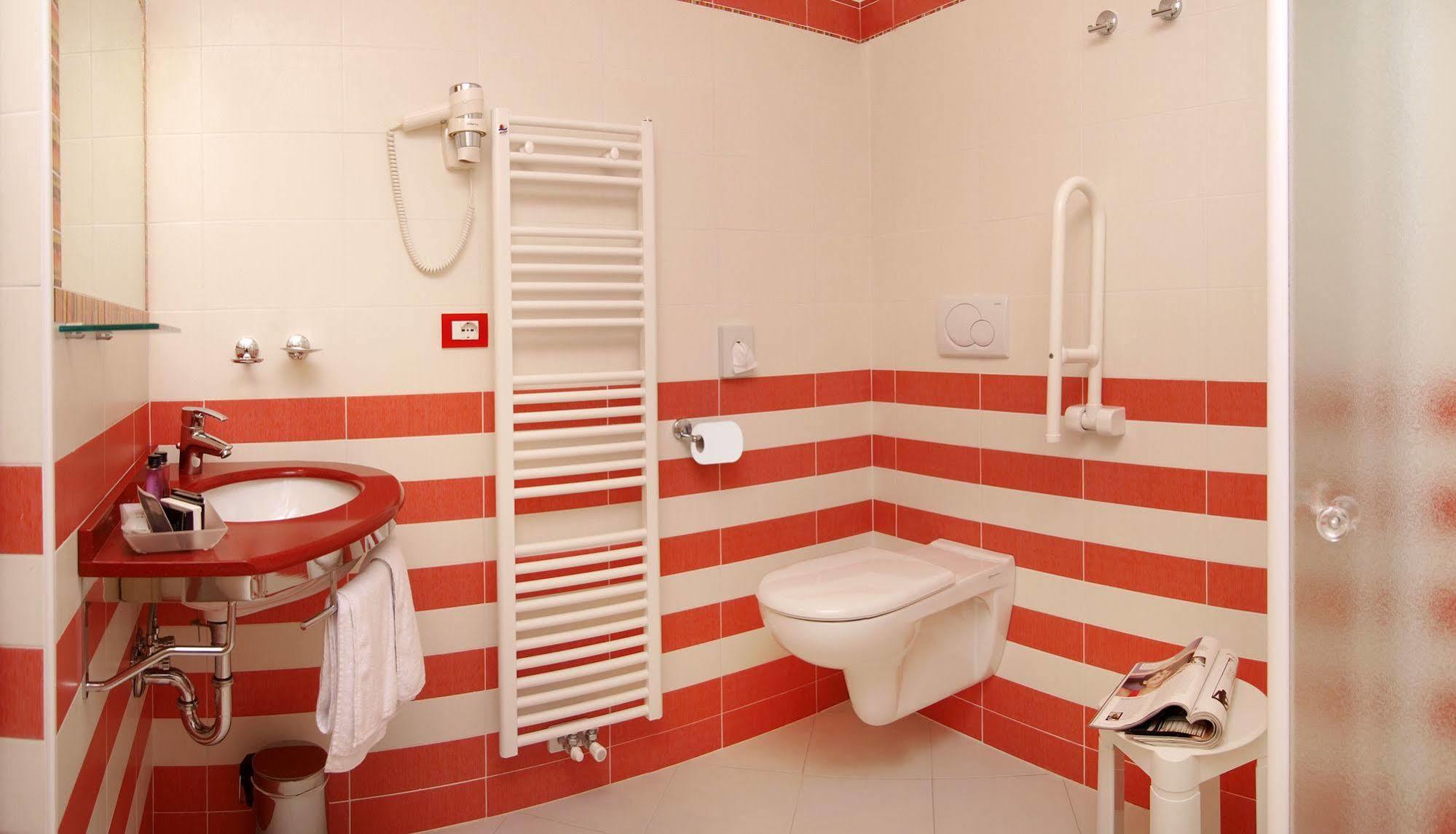 Hotel Garni Corallo Torbole Sul Garda Eksteriør billede
