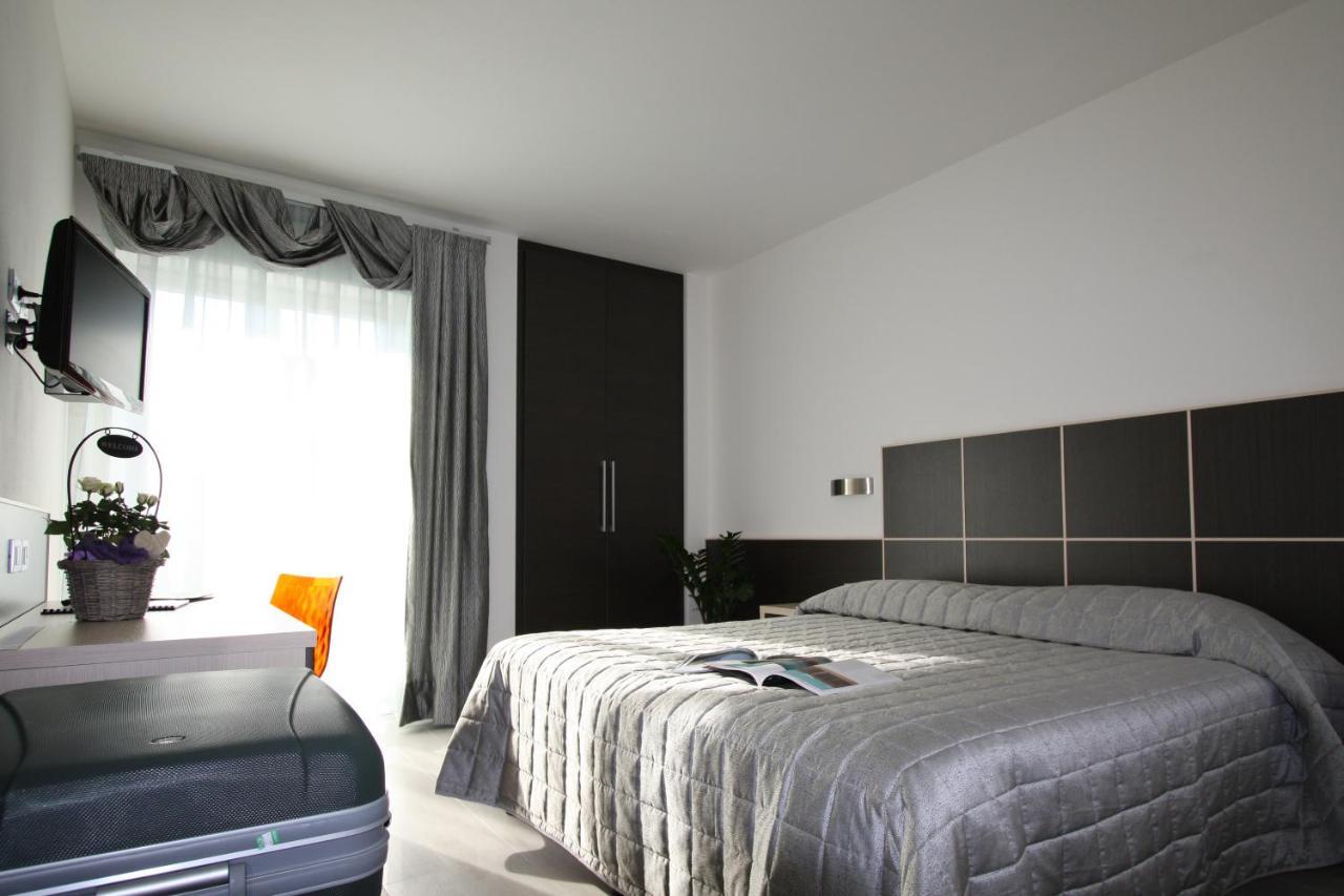 Hotel Garni Corallo Torbole Sul Garda Eksteriør billede
