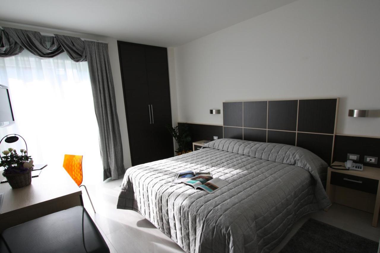 Hotel Garni Corallo Torbole Sul Garda Eksteriør billede