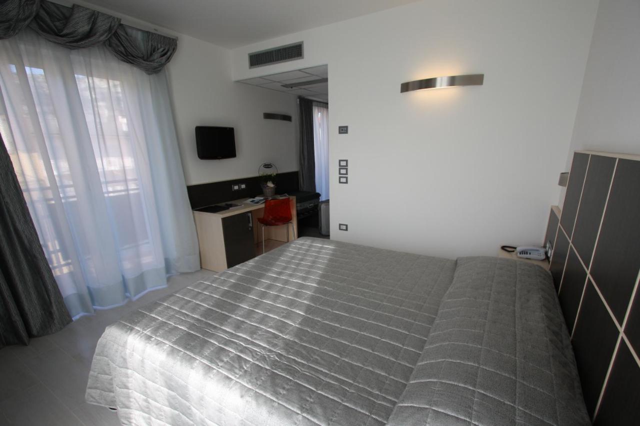 Hotel Garni Corallo Torbole Sul Garda Eksteriør billede
